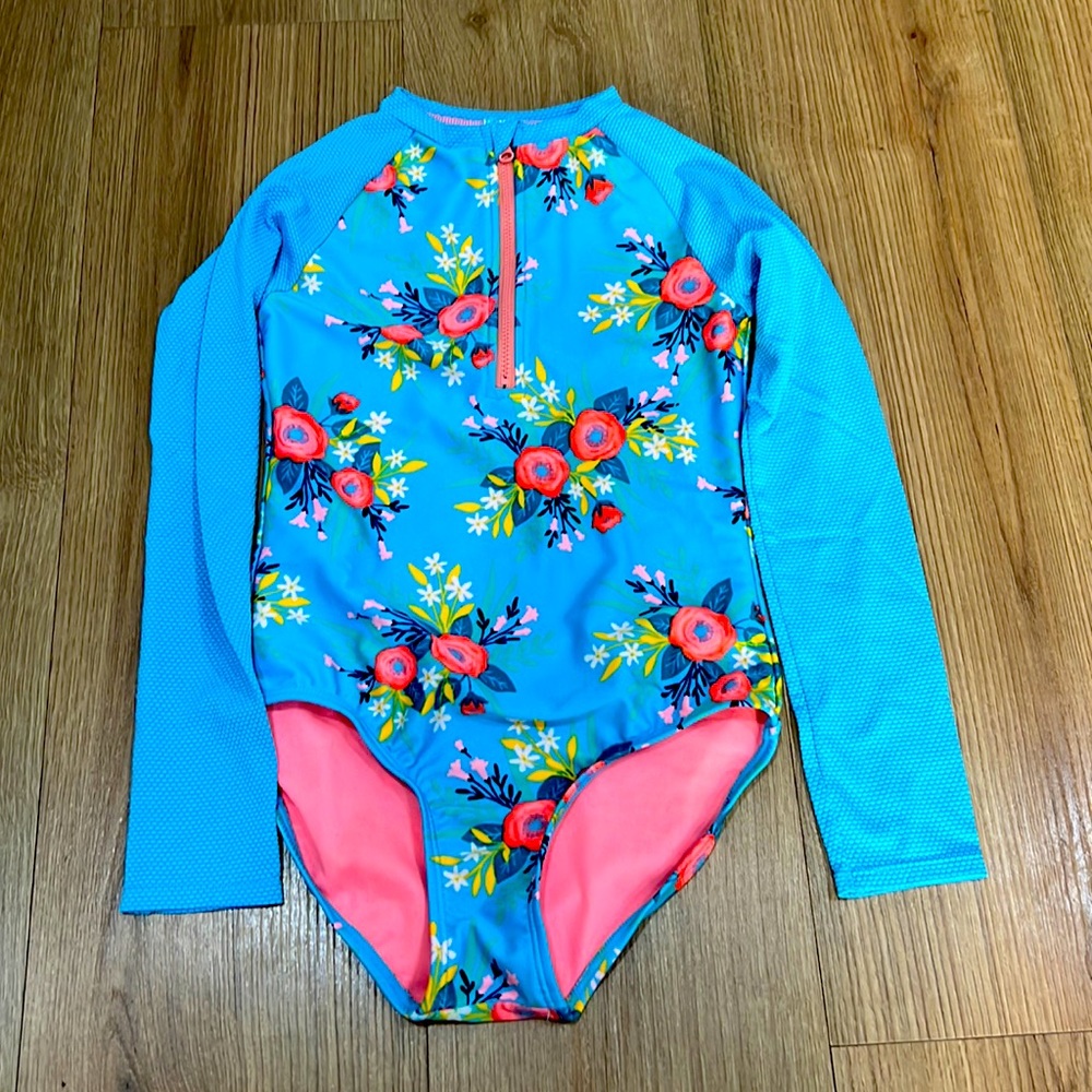 Swimsuit for girls! Used once! In excellent condition! Size 7